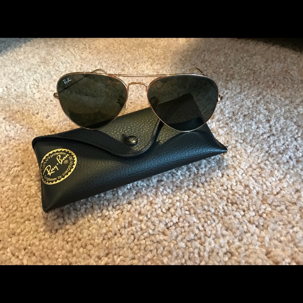 Gold Ray-Ban Aviators